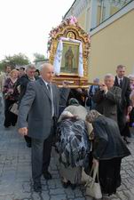 Під час хресного ходу навколо храму Святителя Феодосія Чернігівського в Луцьку 22 вересня 2006-го року. Сергія Дубинки
