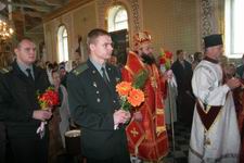 Під час храмового святкування у церкві Великомученика Юрія Переможця, що в Луцьку. 5 травня 2005 року. Фото Сергія Дубинки