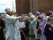 Освячення новозбудованого храму в с. Лище Луцького району, 7 липня 2004 р. Фото Сергія Дубинки