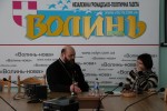 20 лютого 2015 р. Митрополит Луцький і Волинський Михаїл під час прямої лінії в редакції газети «Волинь нова». Світлина інформаційної служби єпархії