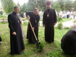 26 липня 2013 р. Закладання алеї Рівноапостольного князя Володимира біля собору Різдва Христового у Володимирі. Світлина з архіву протоієрея Ігоря Бігуна