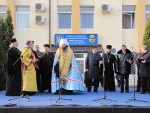 21 листопада 2013 р. Митрополит Луцький і Волинський Михаїл та духовенство кафедрального собору Святої Трійці під час освяти статуї Божої Матері на території управління Державтоінспекції. Світлина інформаційної служби єпарїіхії