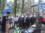 25 липня 2015 р. Любомльський декан протоієрей Віктор Возняк править заупокійну літію під с. Згорани по вояках УПА. Світлини з архіву священика.