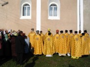 10 листопада 2008 р. Під час хресного ходу навколо храму Великомучениці Параскеви-П’ятниці в с. Милятин Іваничівського деканату. Цього дня парафія відзначила 230-річчя своєї церкви. Світлина Данила Зінкевича
