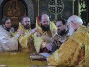 1 лютого 2009 р. Патріарх Філарет (перший справа), архієпископ Михаїл (у центрі) та інші ієрархи висвячують архімандрита Марка (Левківа) на єпископа Кіровоградського і Голованівського. Світлина ієромонаха Якова (Мільяна)
