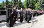 Архієпископ Михаїл на луцькому міському меморіалі 9 травня 2011 р. Світлина інформаційої служби єпархії